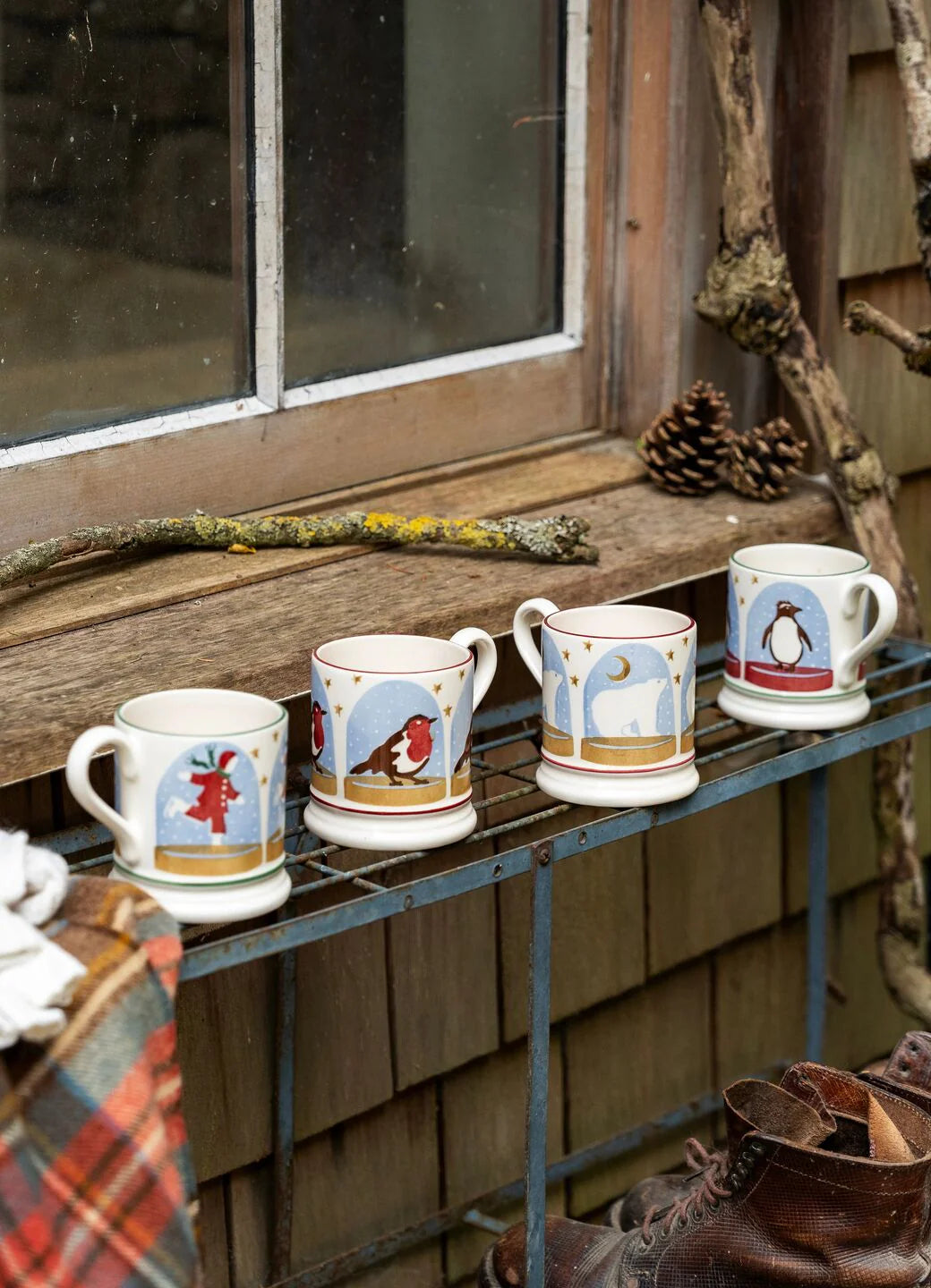 Penguin Snow Globe 1/2 Pint Mug