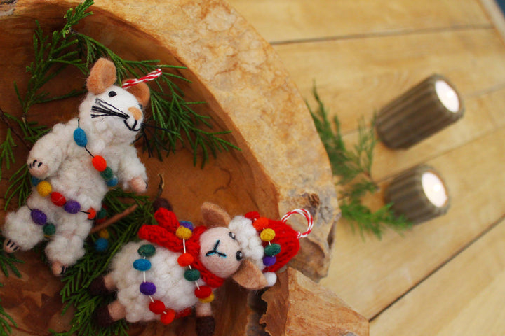 White Mouse with Garland Hanging Decoration