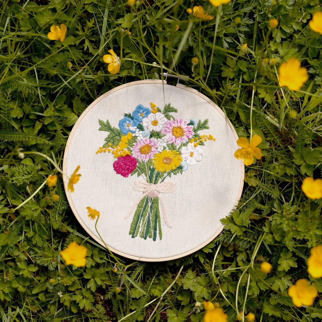 Royal Horticultural Society Multicolored 8" Bouquet Embroidery Kit (Second- Dented Packaging)