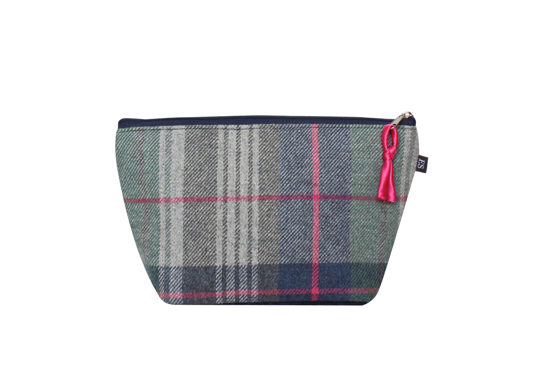 Tweed Navy Highland Cow Applique Make Up Bag