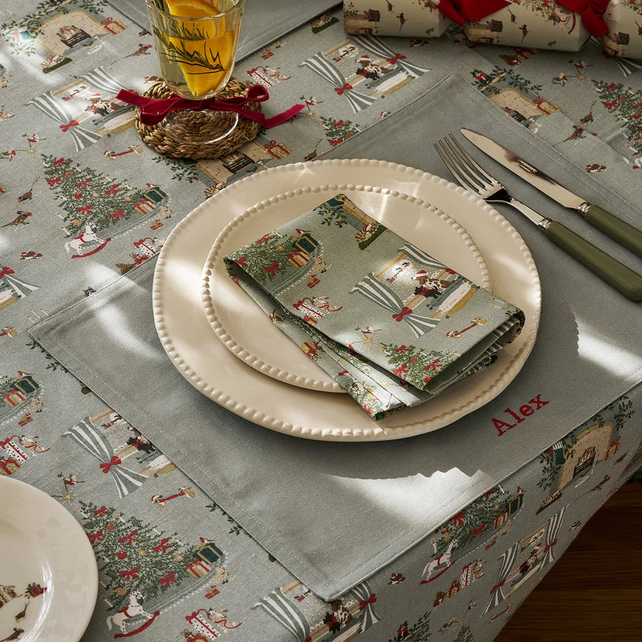 Cosy Christmas Napkins - Set of 4