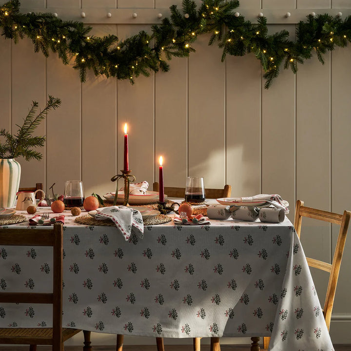 Mistletoe Table Cloth