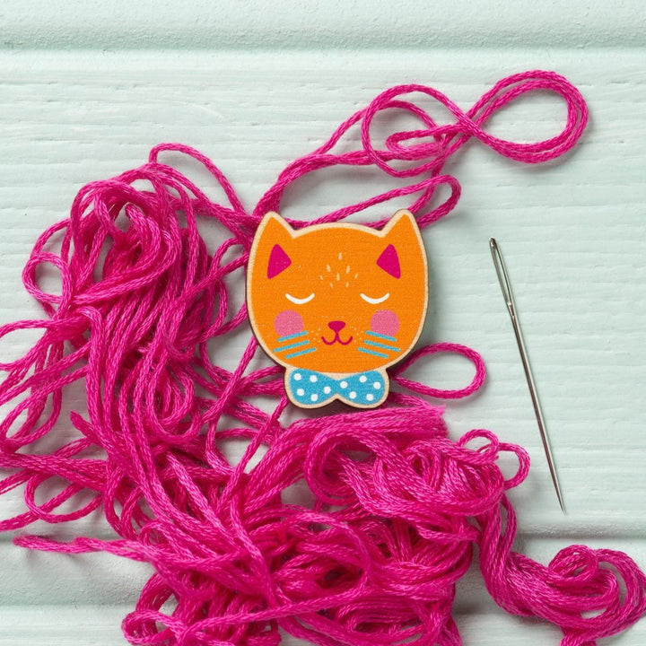 Cat Magnetic Needle Holder