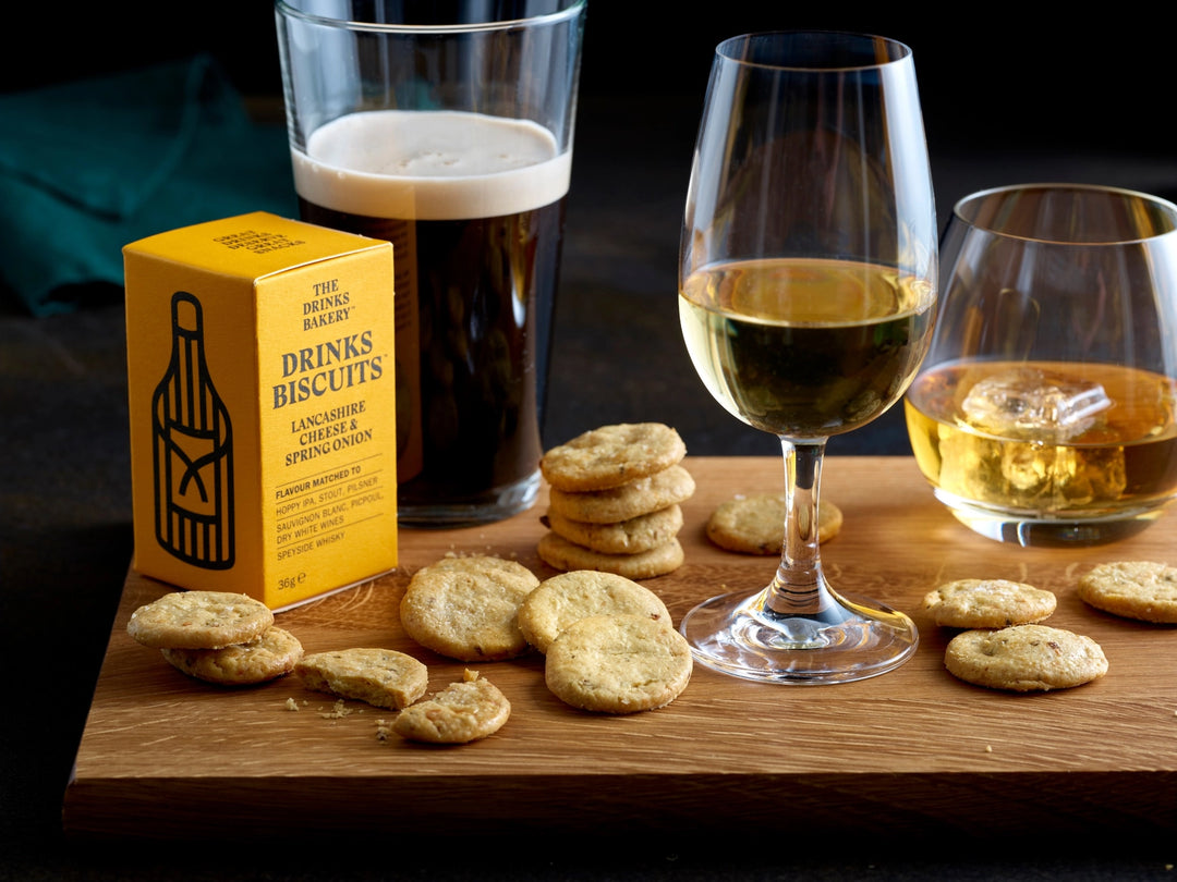 Lancashire Cheese and Spring Onion Drinks Biscuits 110g