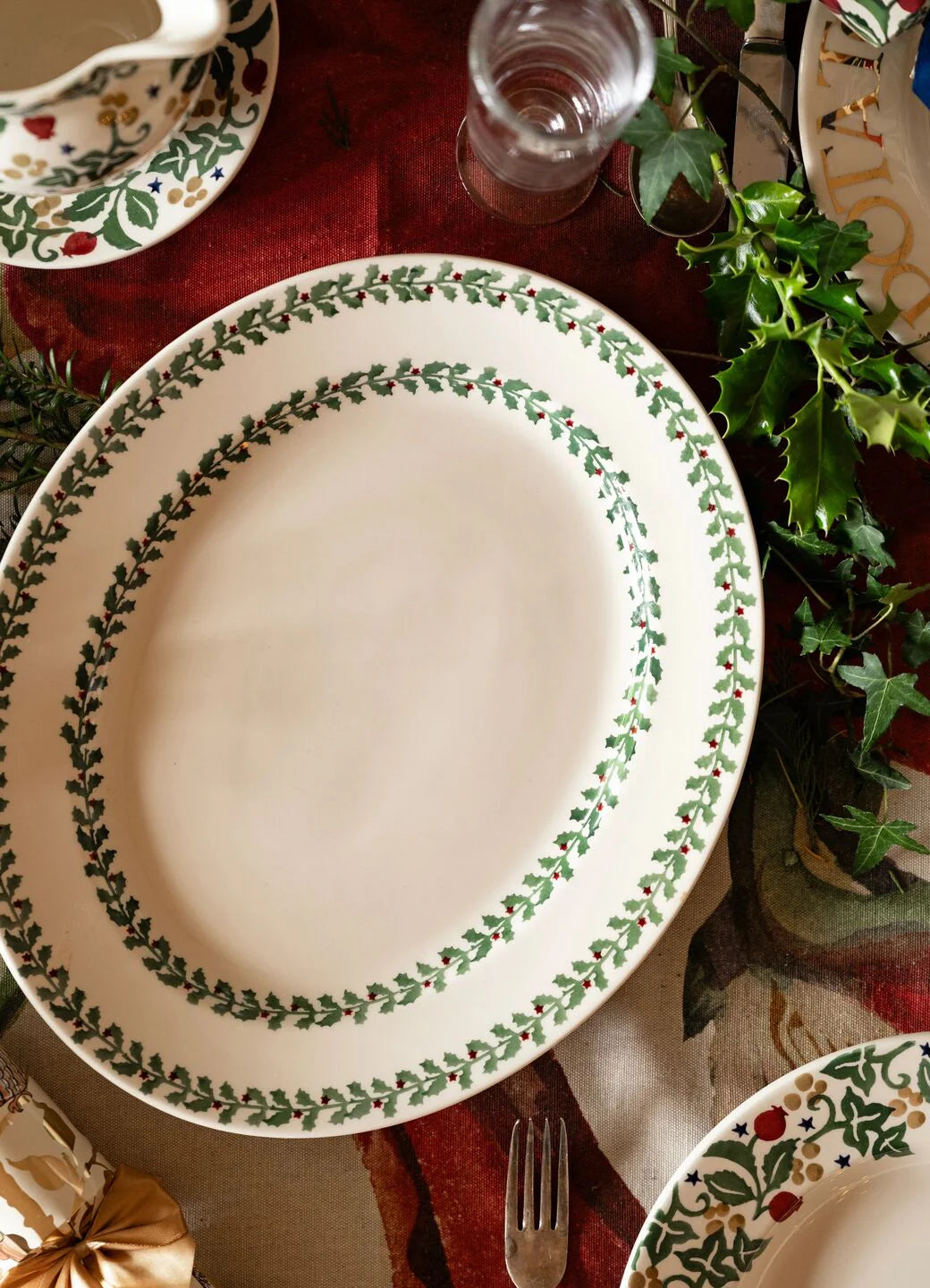 Tiny Holly Medium Oval Platter