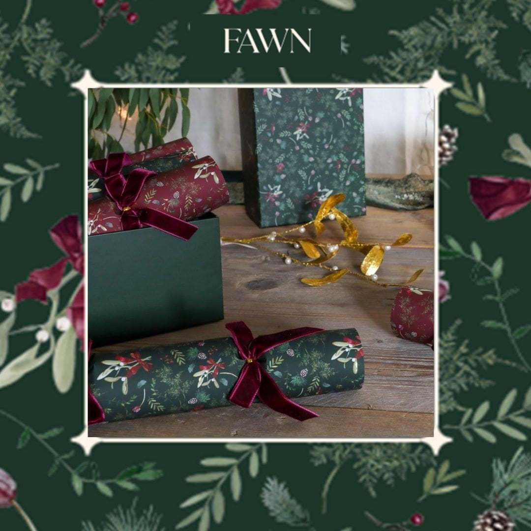 Fawn Green and Burgundy Mistletoe 12in Crackers Box of 6