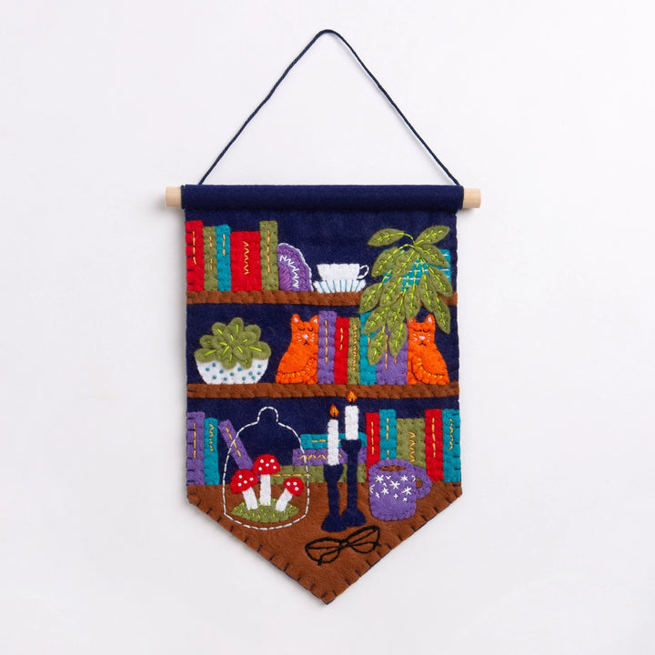 Book Lover Pennant Felt Craft Kit