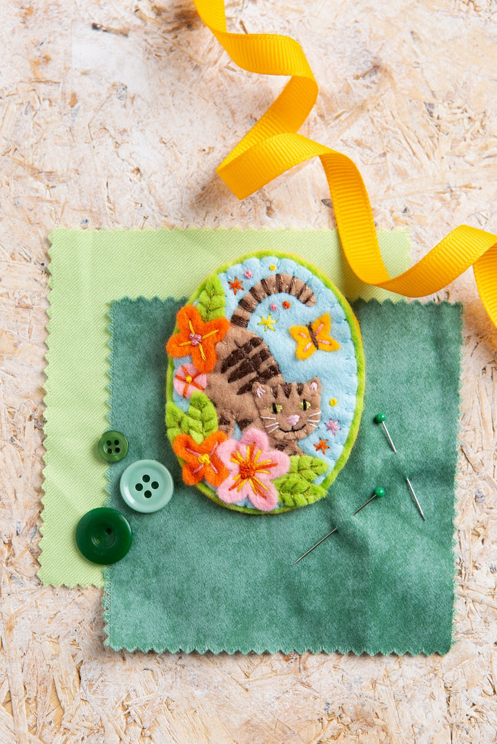 Tabby Cat Brooch Felting Kit