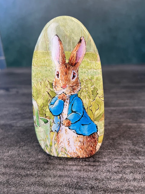 Peter Rabbit Small Oval Tin