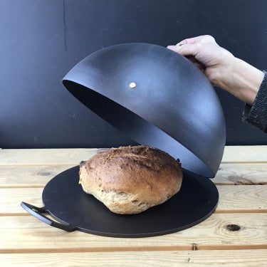 Spun Iron Baking Bell with a 12 Inch Griddle and Baking Plate