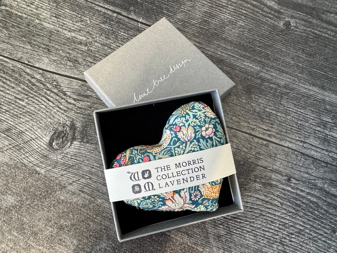 Single Boxed Lavender Heart - Strawberry Thief Green