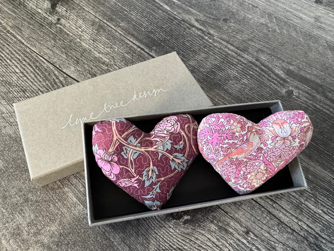 Morris Rose & Strawberry Thief Lavender Hearts - Box of 2