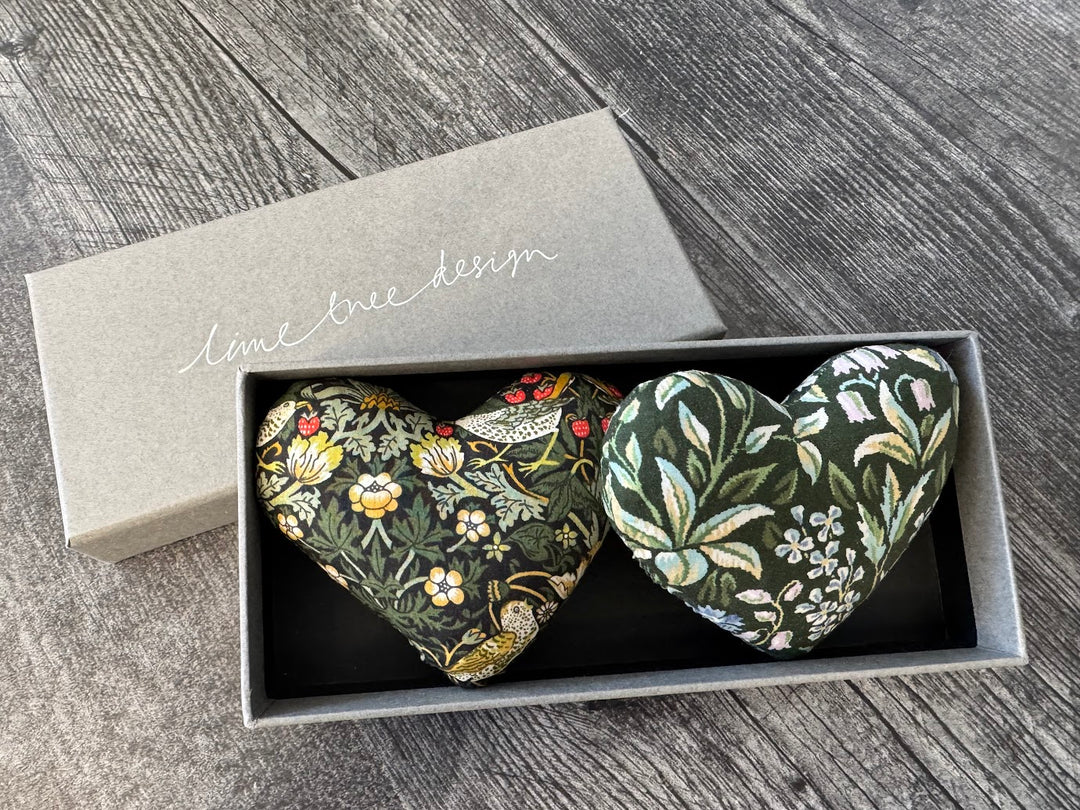 Tapestry & Dark Green Strawberry Thief Lavender Hearts - Box of 2