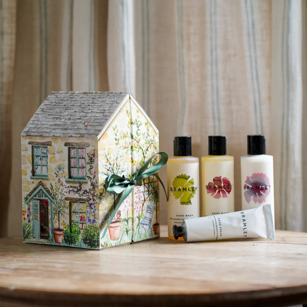 Little Bramley Cottage Gift Set