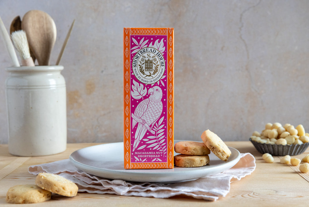 Truly Handmade Macadamia Nut Shortbread Rounds 125g - Parrot