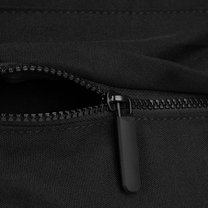 Trafalgar Medium Tote Bag in Ash Canvas