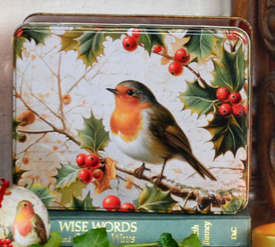 Robin Nostalgia Christmas Deep Rectangular Tin