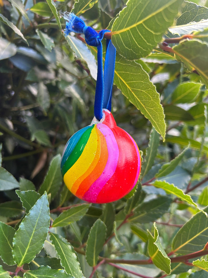 Marbled Ceramic Baubles by the Colour Emporium