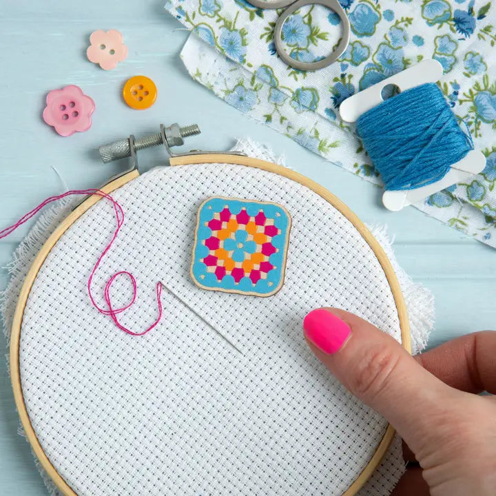 Granny Square Magnetic Needle Holder