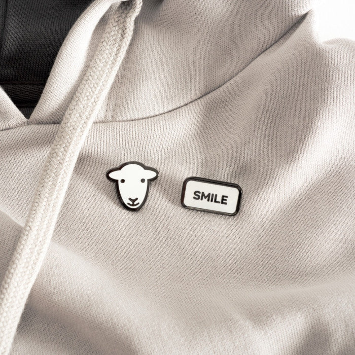 Herdy Smile Pin Badge Set