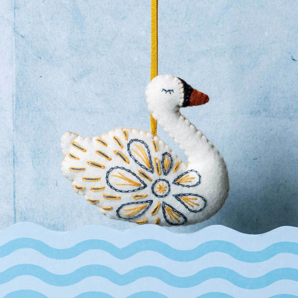 Swan-a-Swimming Felt Craft Mini Kit