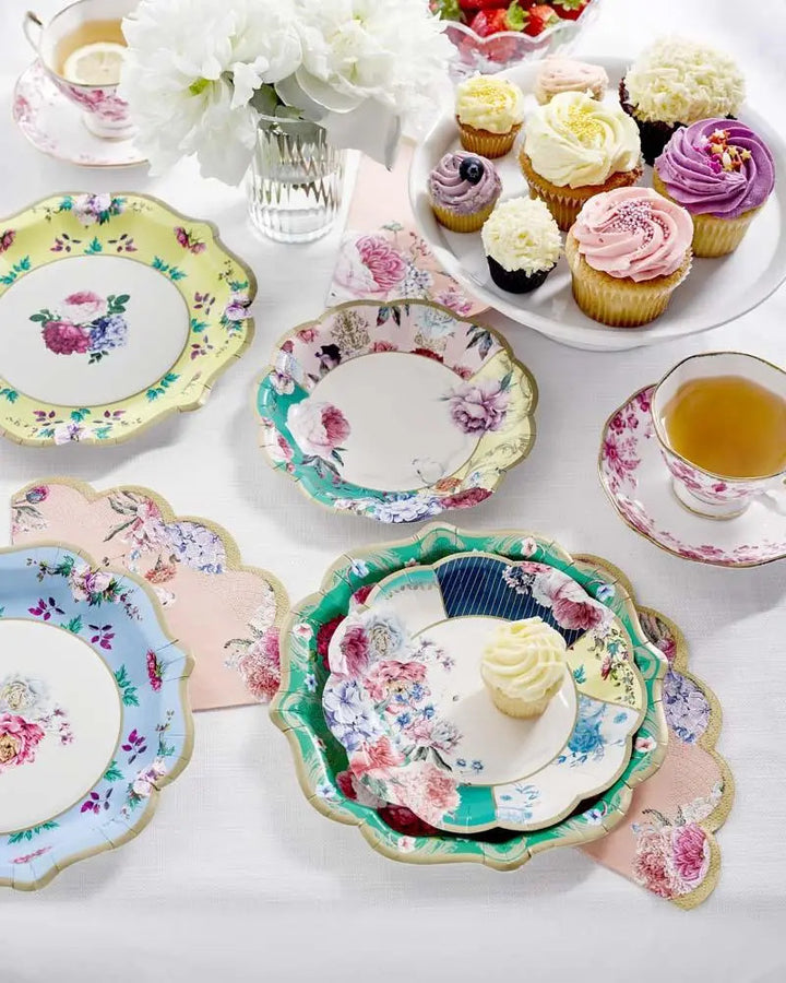 Truly Scrumptious Vintage Paper Plates - 12 pack