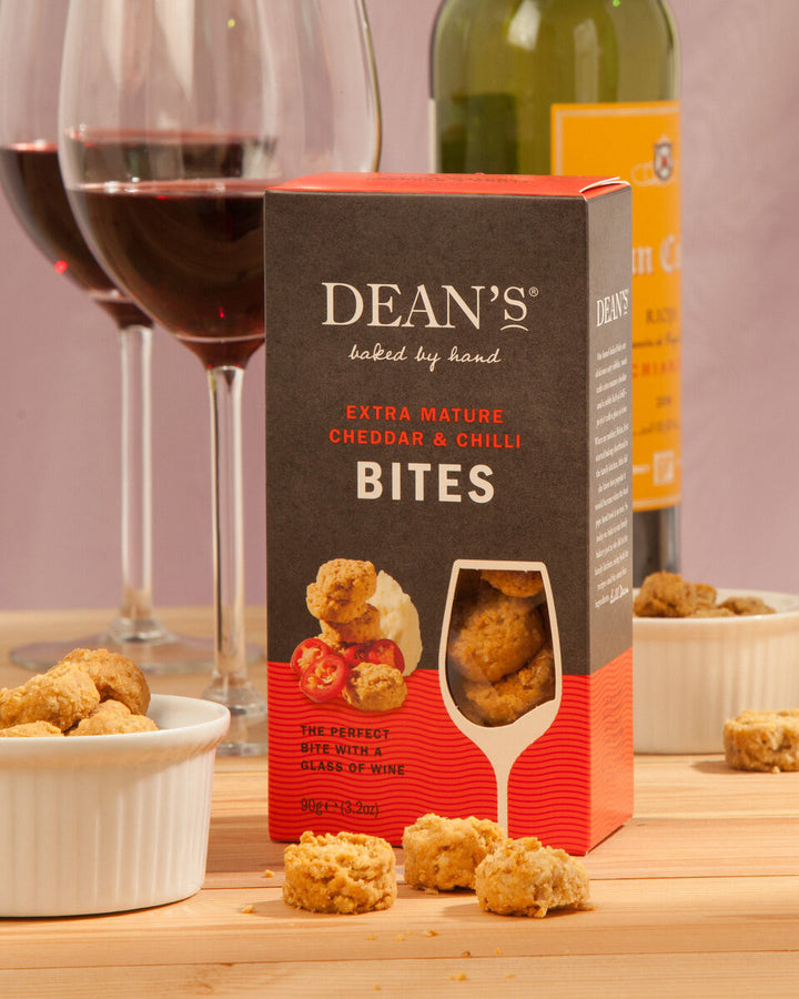 Dean's  Extra Mature Cheddar & Chilli Bites