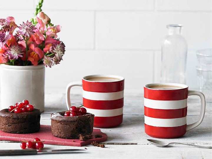 Cornishware 10 oz straight-sided mug - Red.