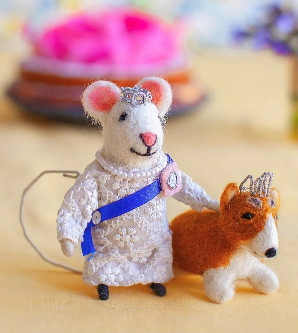 Jubilee Queen Mouse with Princess Corgi