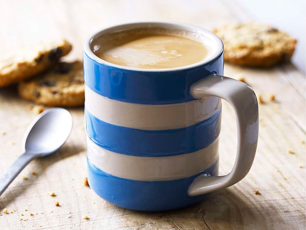 Cornishware 10 oz straight-sided mug - Blue.