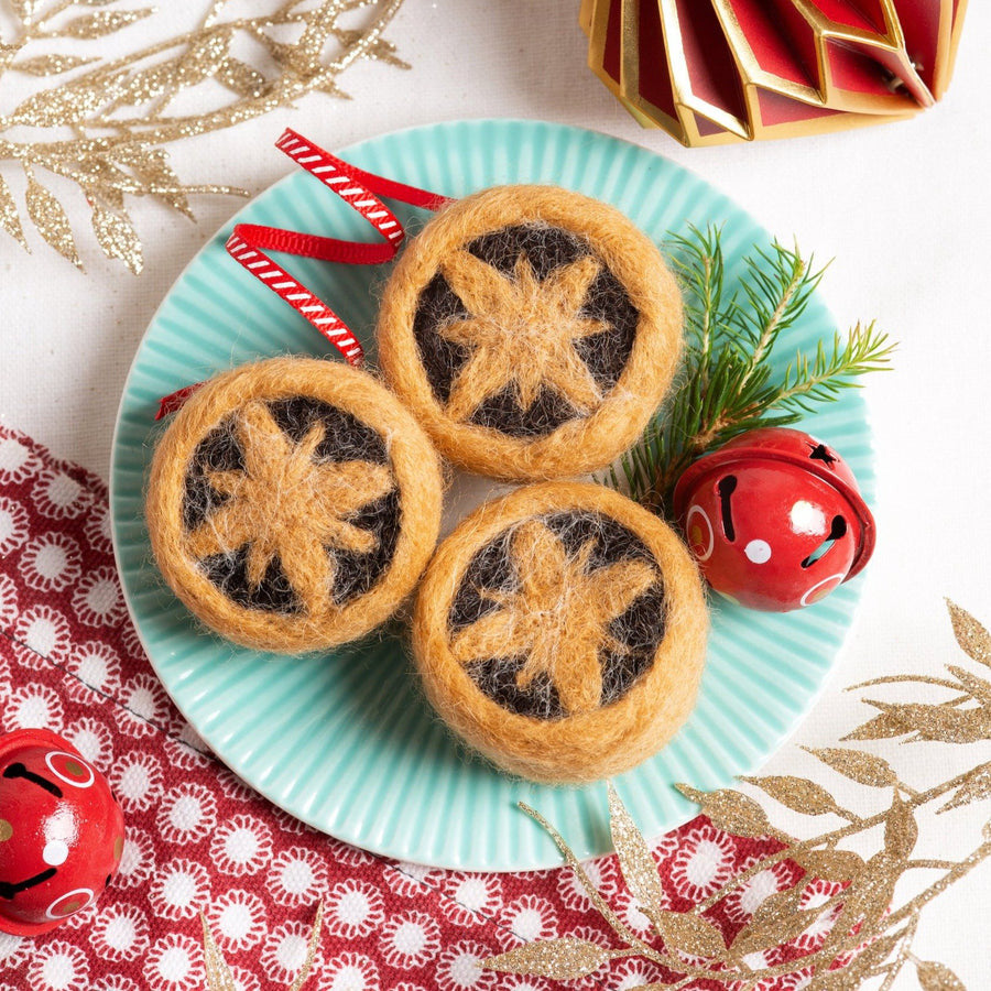 Mince Pies Mini Felting Kit by Hawthorn Handmade.