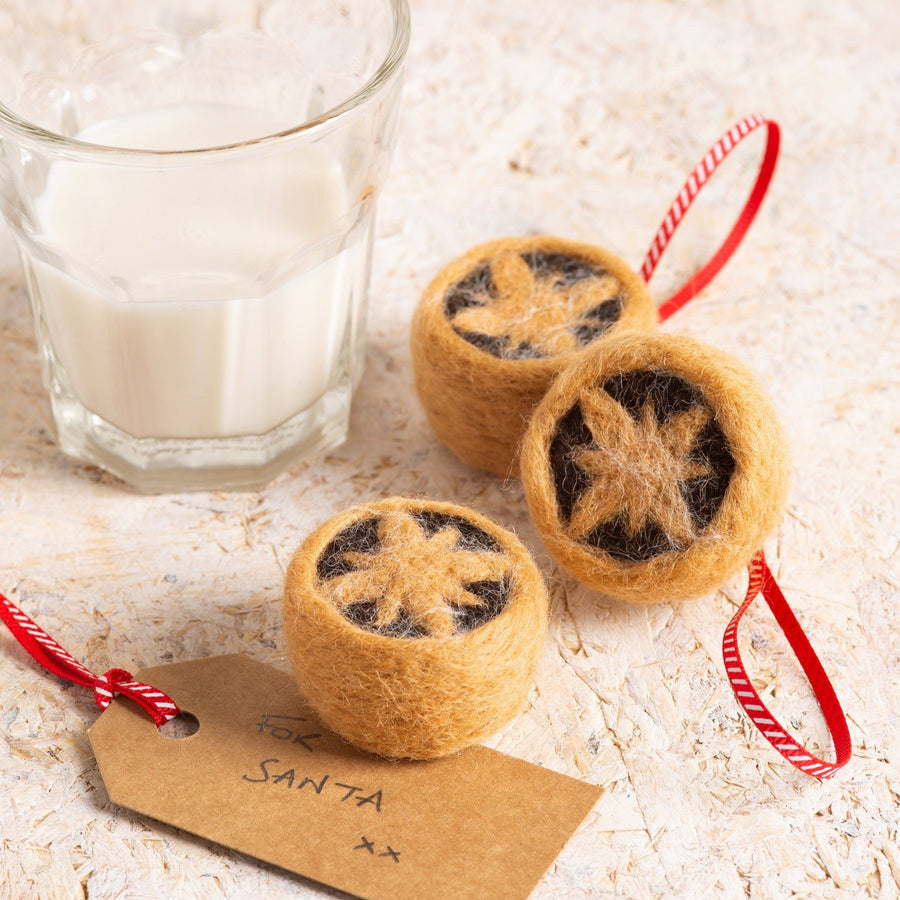 Mince Pies Mini Felting Kit by Hawthorn Handmade.