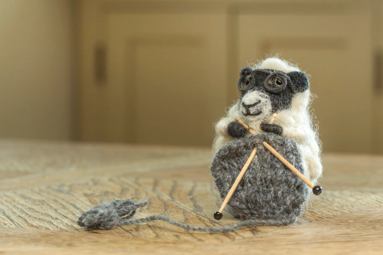 Knitting Nora Sheep from Woolacombe 