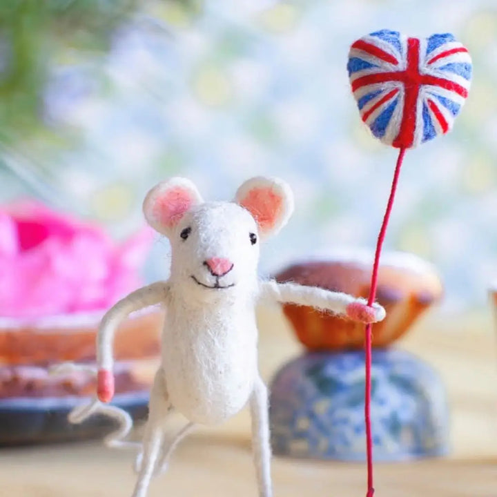 Mouse with Union Jack Balloon