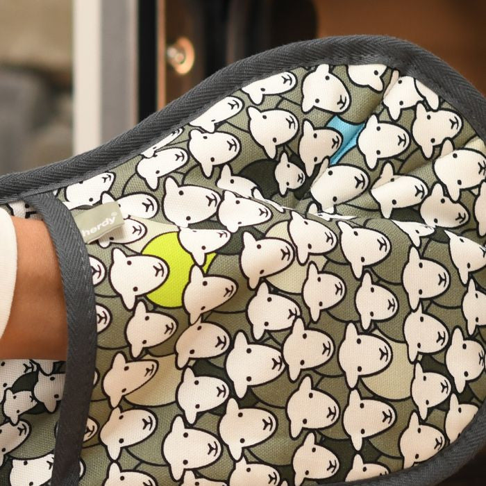herdy Flock 100% cotton oven glove, made in Europe.