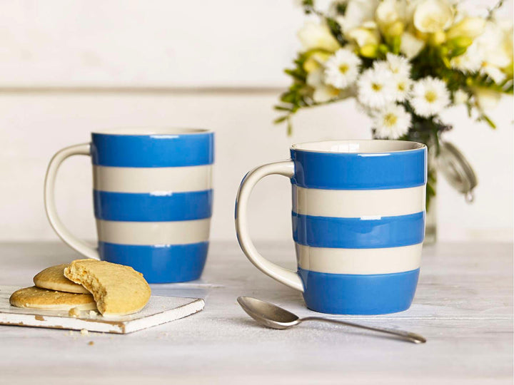 Cornishware 12 oz tapered mug.