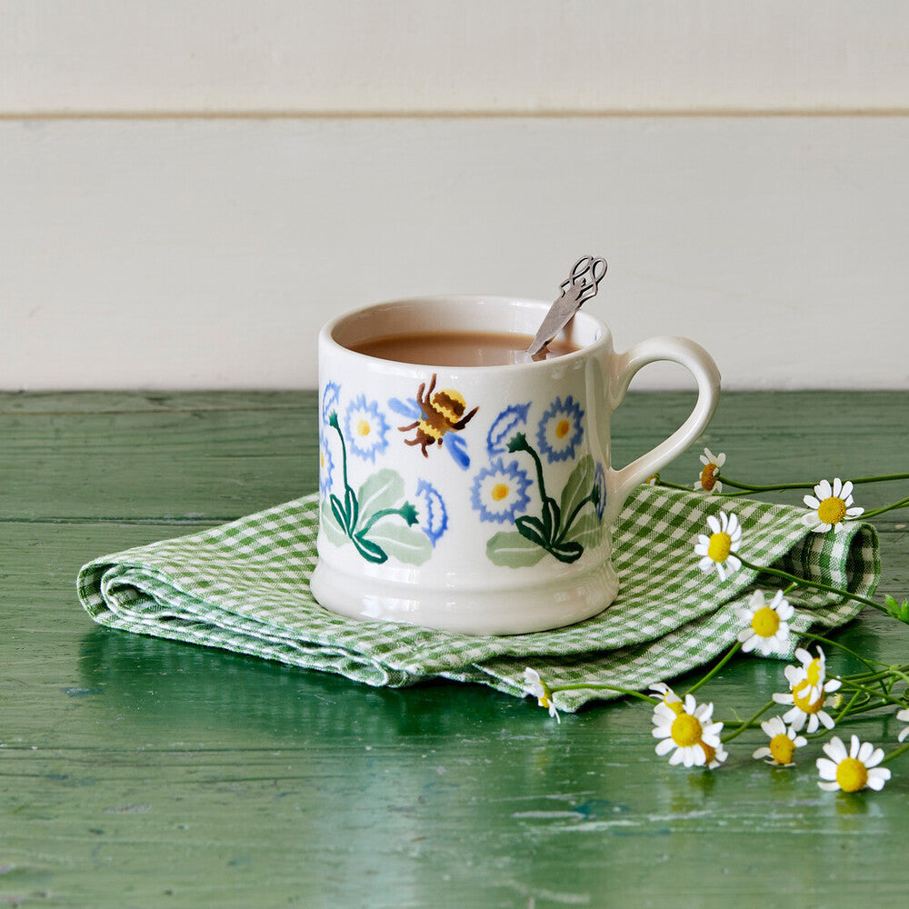 Small Daisy & Bee Mug by Emma Bridgewater