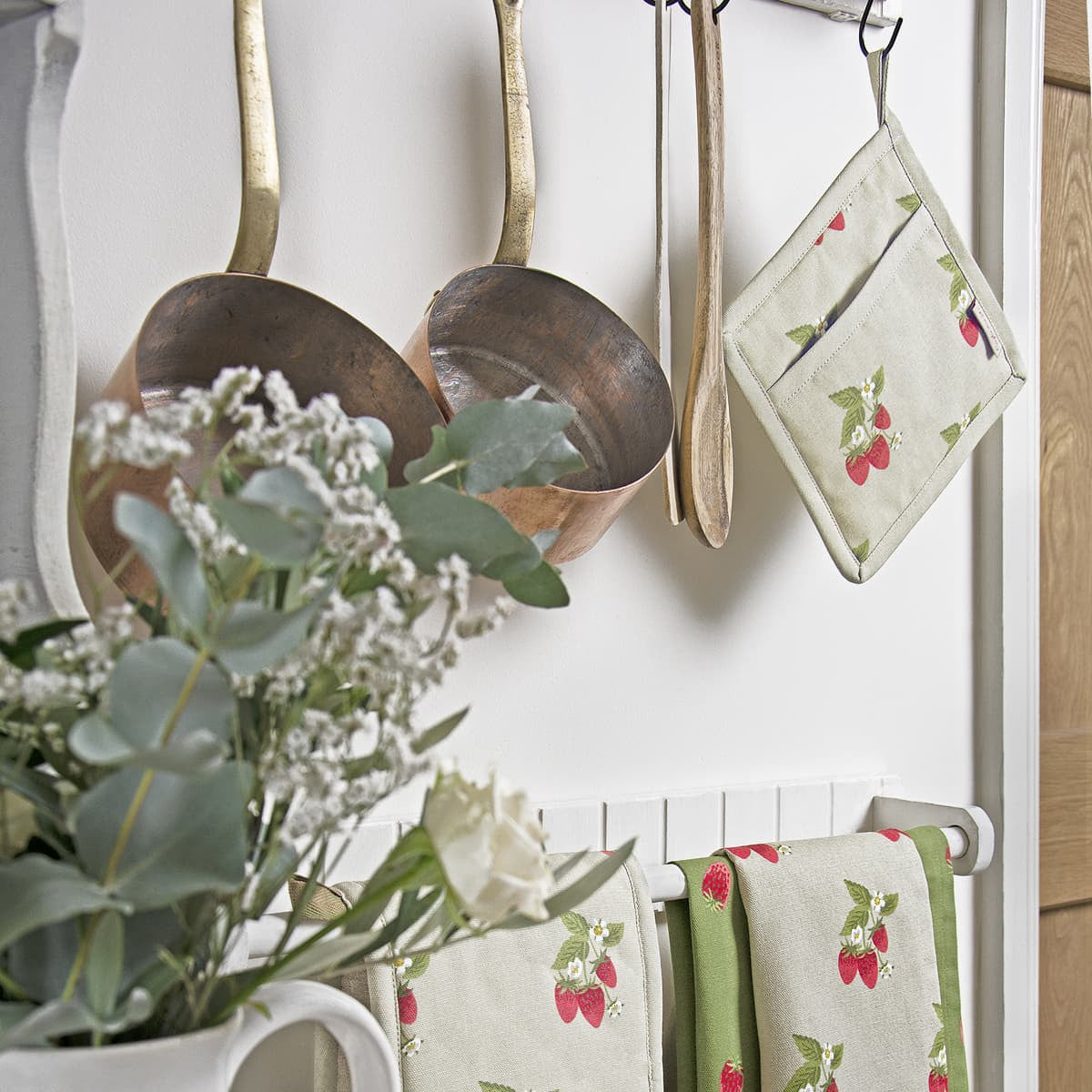 Sophie Allport Strawberries Pot Grab.