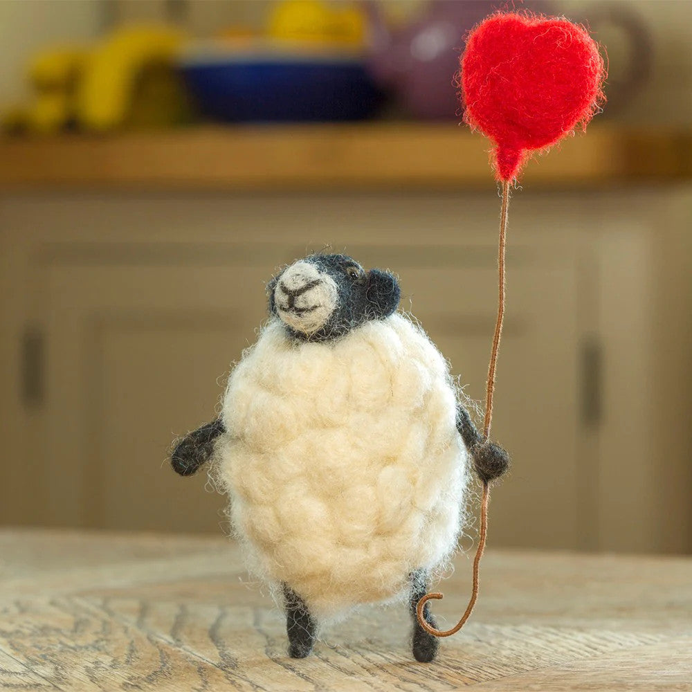 Sheply Sheep with Heart Balloon